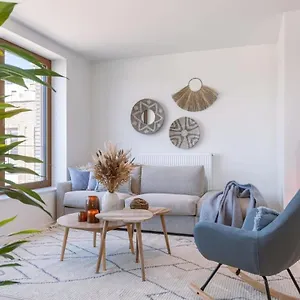  Apartment Huswell - Stylish With Terrace Near The
